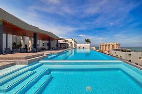 Amazing 2BR Apt -private Balcony - Rooftop Pool