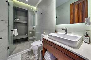 Amazing 2BR Apt -private Balcony - Rooftop Pool