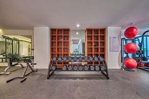 Amazing 2BR Apt -private Balcony - Rooftop Pool