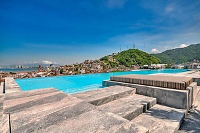 Amazing 2BR Apt -private Balcony - Rooftop Pool