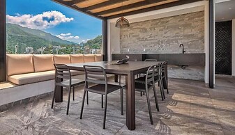 Amazing 2BR Apt -private Balcony - Rooftop Pool