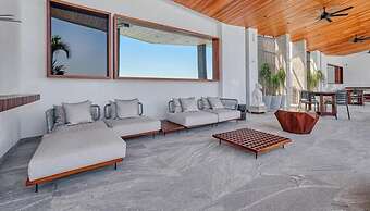 Amazing 2BR Apt -private Balcony - Rooftop Pool