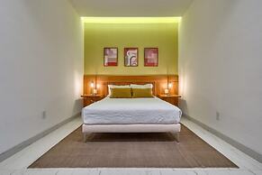 Amazing 2BR Apt -private Balcony - Rooftop Pool