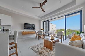 Amazing 2BR Apt -private Balcony - Rooftop Pool