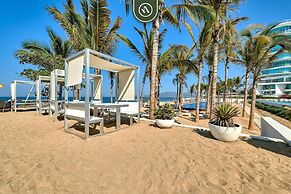 Ocean View 2BR Condo - Private Terrace - Beach