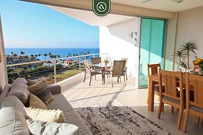 Ocean View 2BR Condo - Private Terrace - Beach