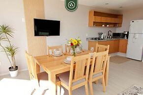 Ocean View 2BR Condo - Private Terrace - Beach