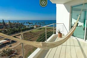 Ocean View 2BR Condo - Private Terrace - Beach