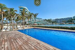 Ocean View 2BR Condo - Private Terrace - Beach