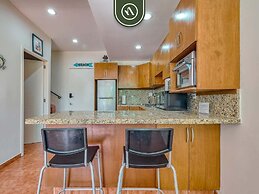 Beachfront 2BR Condo With Pool and Beachclub