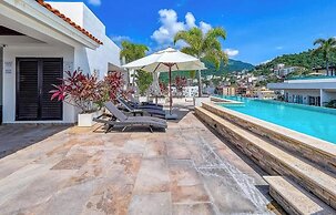 Luxury 2BR Condo in Romatic Zone - Rooftop Pool