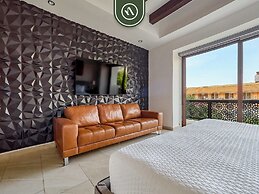 Luxury 2BR Condo in Romatic Zone - Rooftop Pool