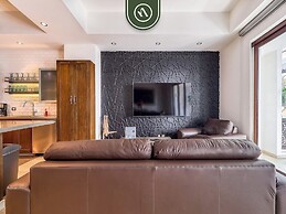 Luxury 2BR Condo in Romatic Zone - Rooftop Pool