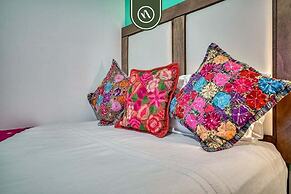 Luxury 2 BR in Romantic Zone - Rooftop Pool