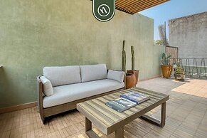 Luxury 1 BR Condo in Downtown - AC - Peaceful