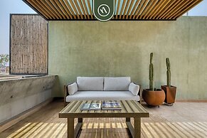 Luxury 1 BR Condo in Downtown - AC - Peaceful