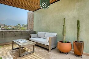 Luxury 1 BR Condo in Downtown - AC - Peaceful