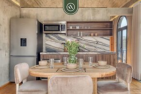 Luxury 1 BR Condo in Downtown - AC - Peaceful