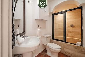 Amazing 2 BR Condo - Partial Oceanview - Pool