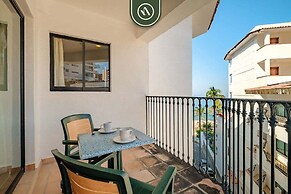 Amazing 2 BR Condo - Partial Oceanview - Pool