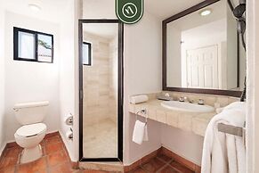 Amazing 2 BR Condo - Partial Oceanview - Pool