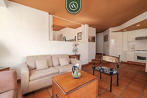 Amazing 2 BR Condo - Partial Oceanview - Pool