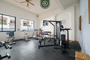 Amazing 2 BR Condo - Partial Oceanview - Pool