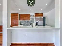 Ecofriendly 2BR Condo - Private Jacuzzi - Rooftop
