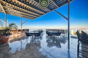 Ecofriendly 2BR Condo - Private Jacuzzi - Rooftop