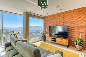 3 BR Condo - Panoramic Views - 5 Min to Downtown
