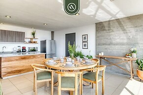 3 BR Condo - Panoramic Views - 5 Min to Downtown