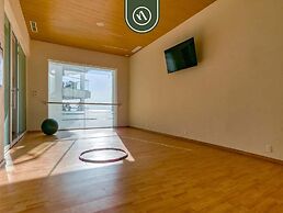 Oceanview 1 BR Condo With Pools and Beach Access