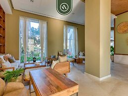 Oceanview 1 BR Condo With Pools and Beach Access