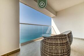Oceanview 1 BR Condo With Pools and Beach Access