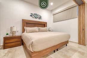 Oceanview 1 BR Condo With Pools and Beach Access