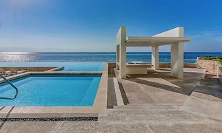 Oceanview 1 BR Condo With Pools and Beach Access