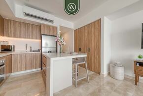 Oceanview 1 BR Condo With Pools and Beach Access