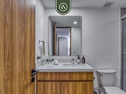 New Oceanview Condo With Beach - Pools - Gym