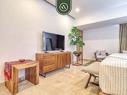 New Oceanview Condo With Beach - Pools - Gym