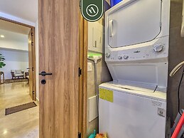 New Oceanview Condo With Beach - Pools - Gym