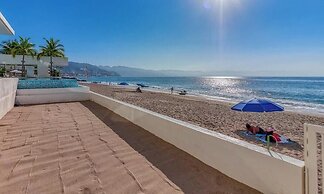 Beatiful Oceanview 1 BR Condo - Pool - Beach
