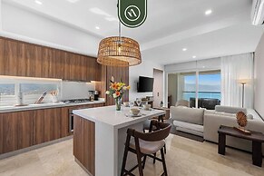 Beatiful Oceanview 1 BR Condo - Pool - Beach