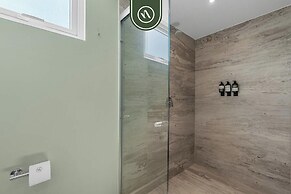 Beatiful Oceanview 1 BR Condo - Pool - Beach