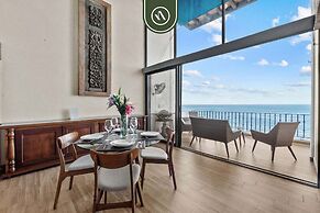 Oceanfront 2 BR Condo With Spectacular View - Pool