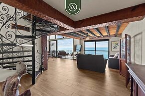 Oceanfront 2 BR Condo With Spectacular View - Pool