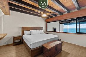 Oceanfront 2 BR Condo With Spectacular View - Pool