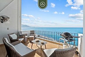 Oceanfront 2 BR Condo With Spectacular View - Pool
