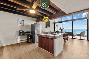Oceanfront 2 BR Condo With Spectacular View - Pool