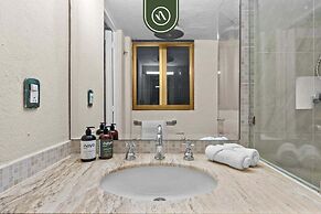Oceanfront 2 BR Condo With Spectacular View - Pool