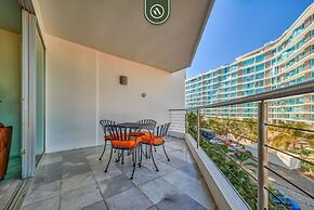 2BR With Private Balcony - Oceanfront Building